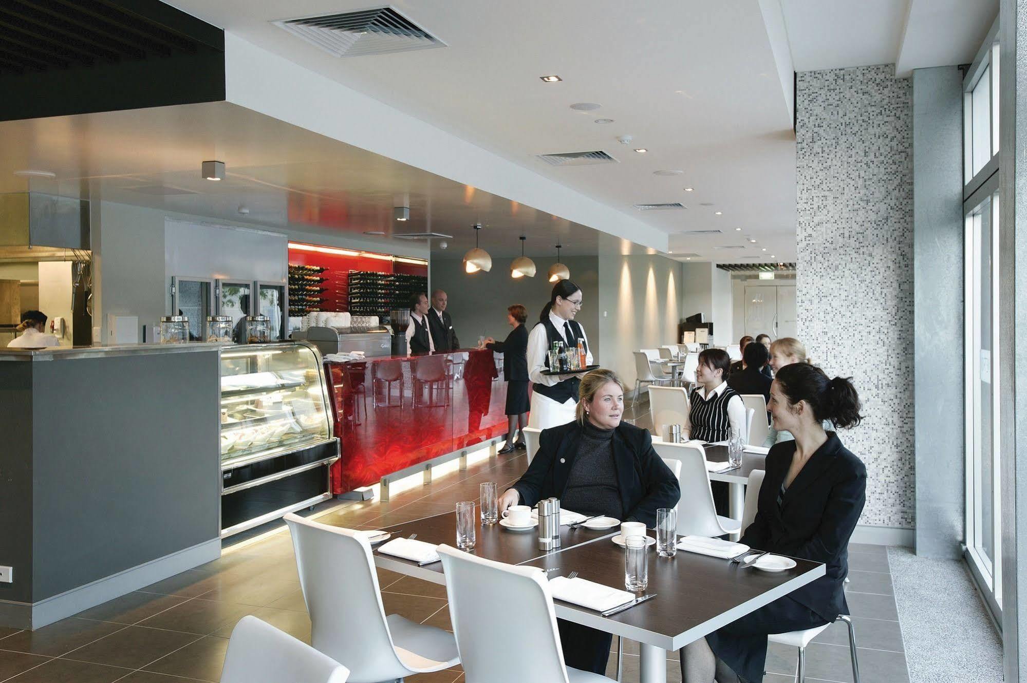 Adina Apartment Hotel Perth Luaran gambar
