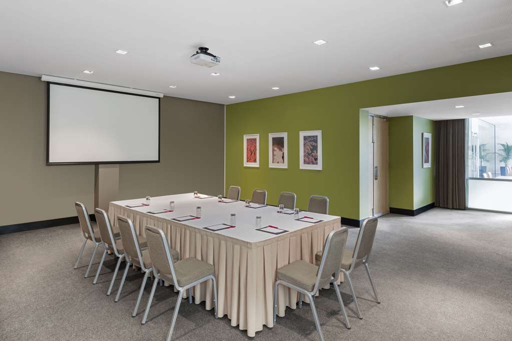 Adina Apartment Hotel Perth Kemudahan gambar